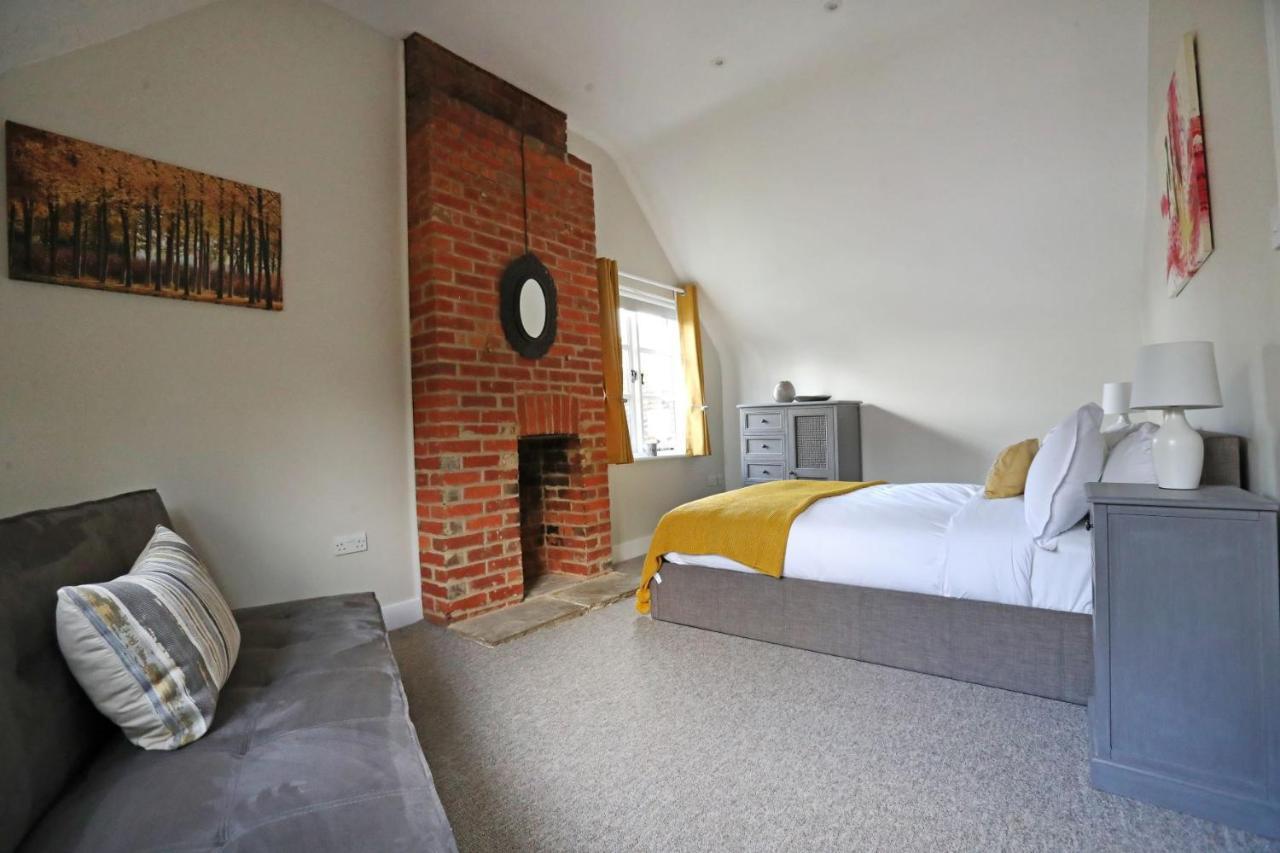 Hurtwood Hotel Peaslake Экстерьер фото