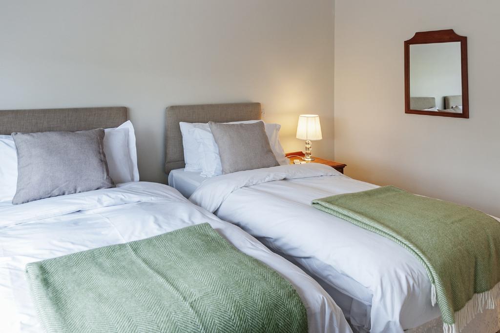 Hurtwood Hotel Peaslake Экстерьер фото