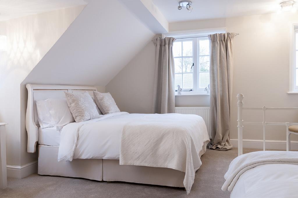 Hurtwood Hotel Peaslake Экстерьер фото